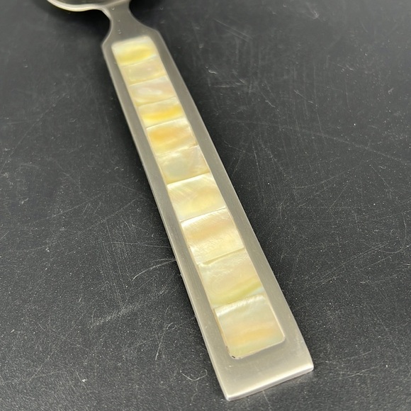 Mother of Pearl Serving Utensils - Picture 7 of 8